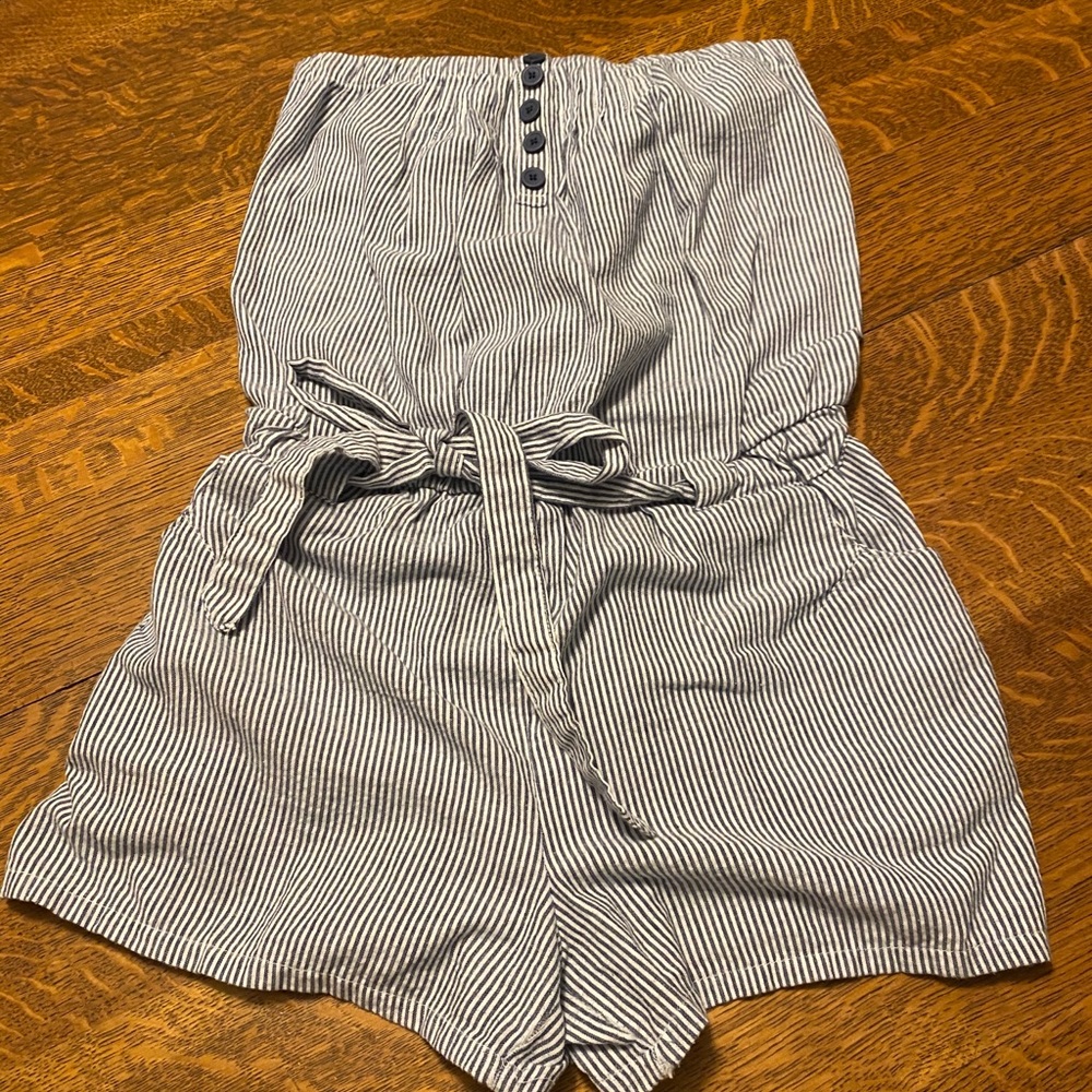 Strapless romper